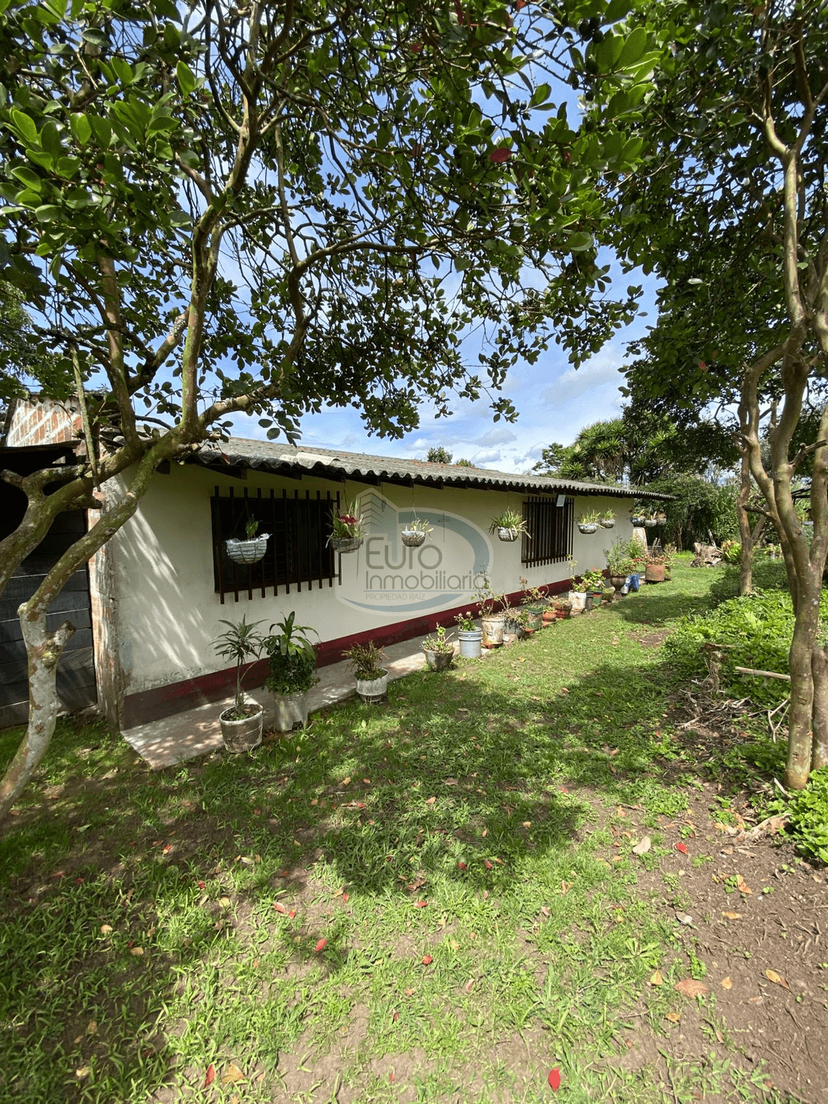 Lote con casa sector el convento Marinilla 