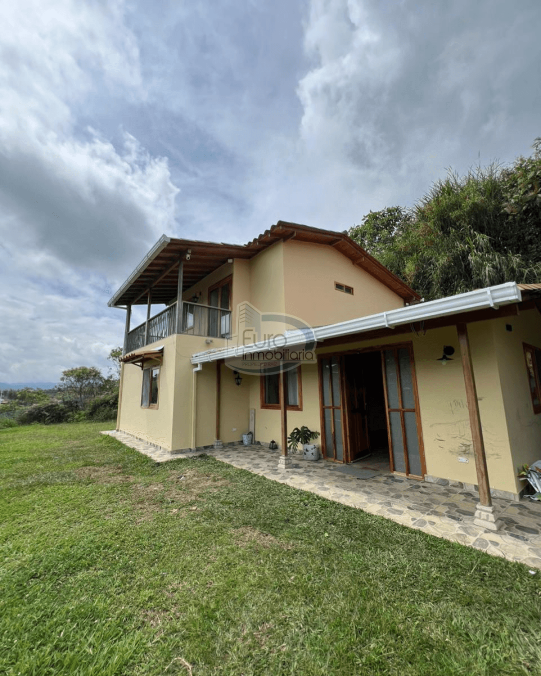 SE VENDE AMPLIA FINCA EN LA VEREDA GAVIRIA CON ACABADOS MODERNOS