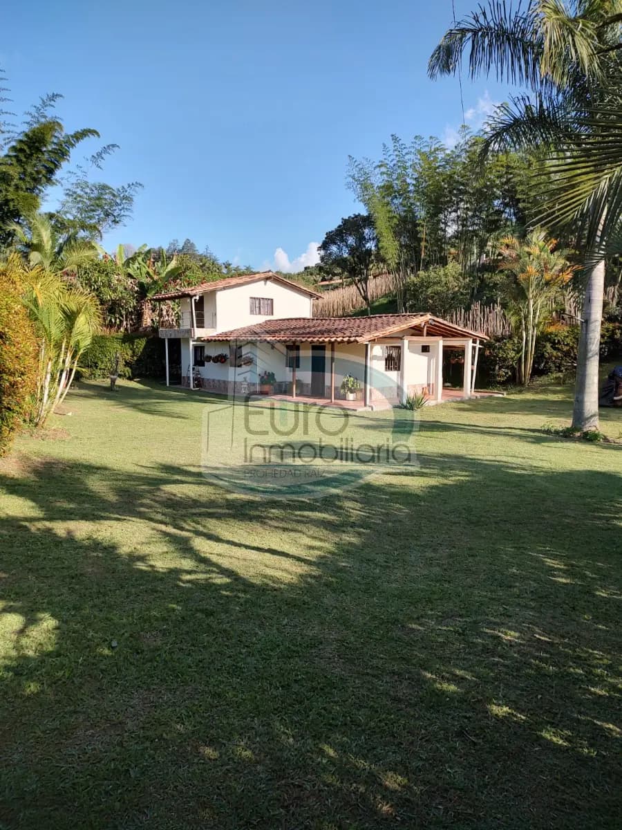 SE VENDE FINCA EN LA VEREDA LLANADAS, MARINILLA ANTIOQUIA