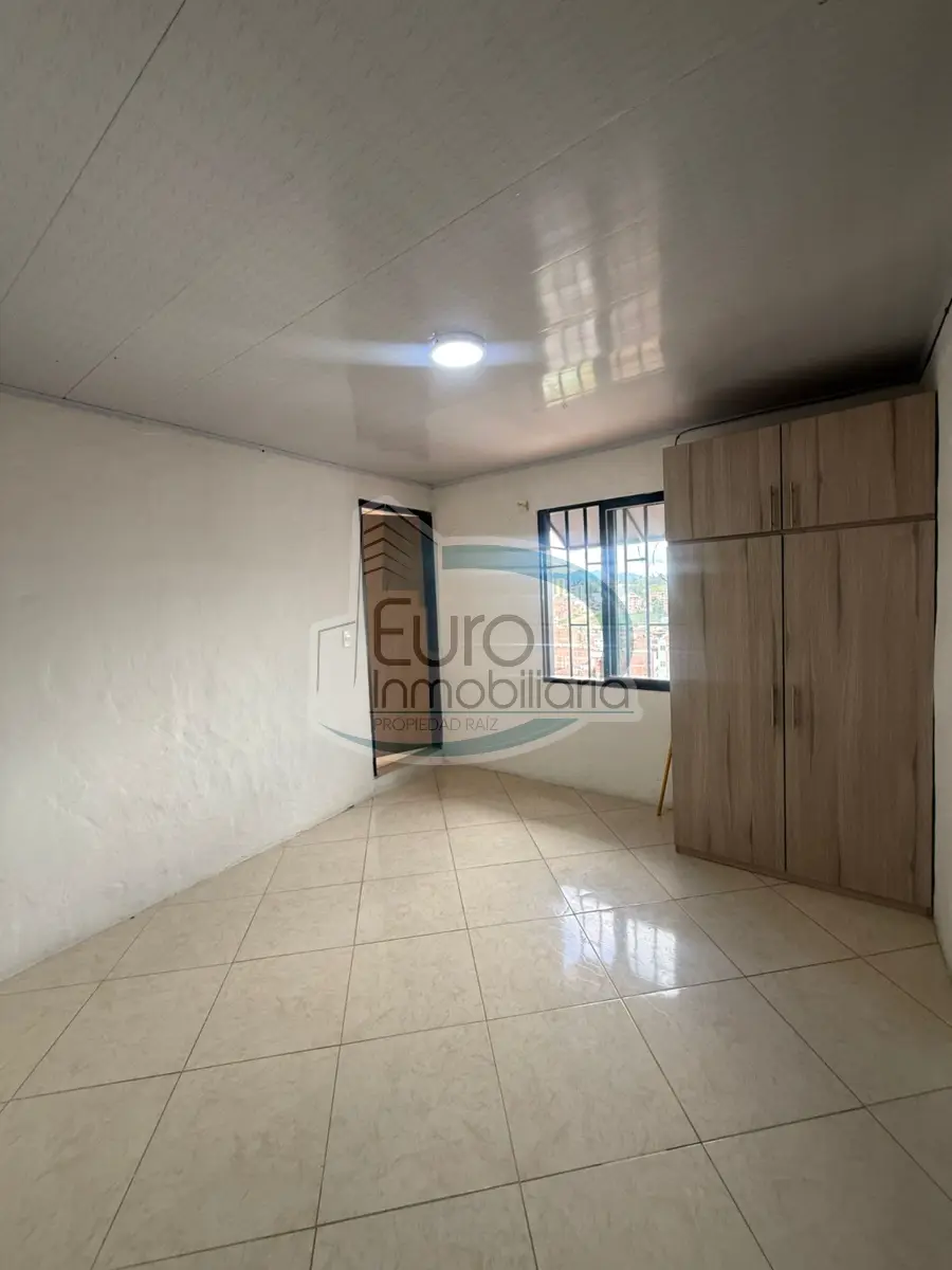 SE ARRIENDA APARTAESTUDIO EN SEMILLITAS SEXTO PISO