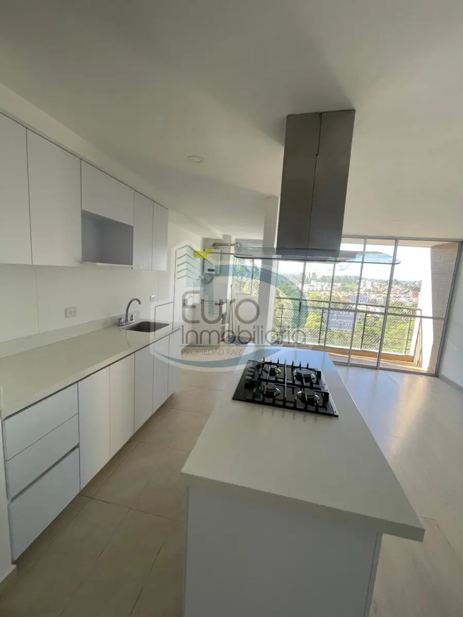 SE ARRIENDA HERMOSO APARTAMENTO CUARTO PISO EN URBANIZACION CERRADA EXCELENTES ZONAS COMUNES SECTOR BELEN