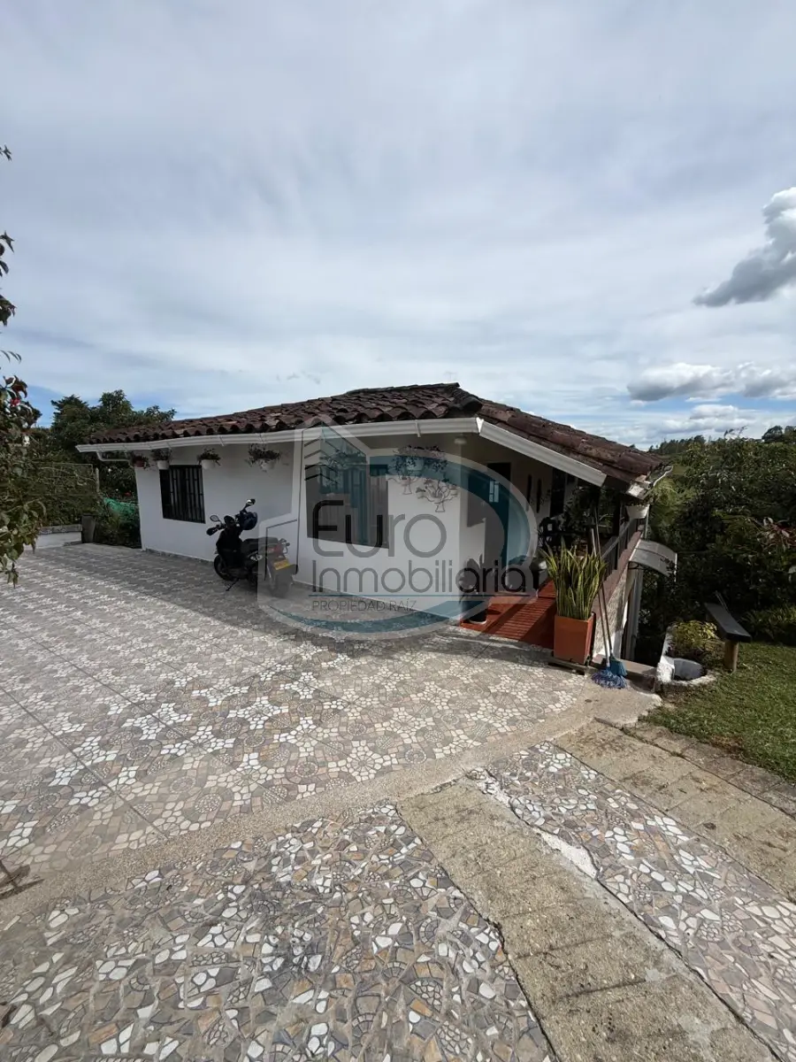 SE ARRIENDA HERMOSA FINCA UNIFAMILIAR EN LA VEREDA LAS MERCEDES