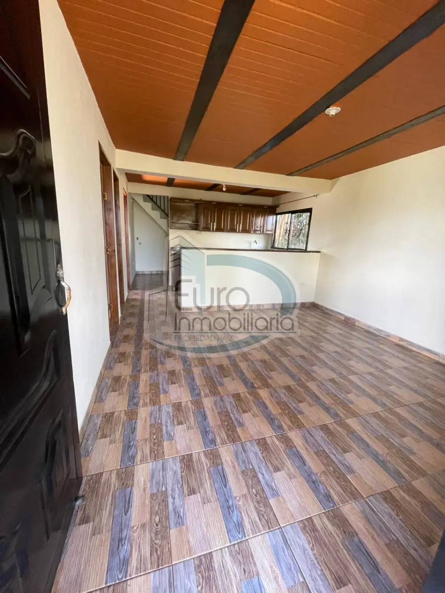 SE ARRIENDA COMODA FINCA A 30 MINUTOS DEL PARQUE DE MARINILLA, CON EXCELENTES VIAS DE ACCESO Y GRANDES COMODIDADES