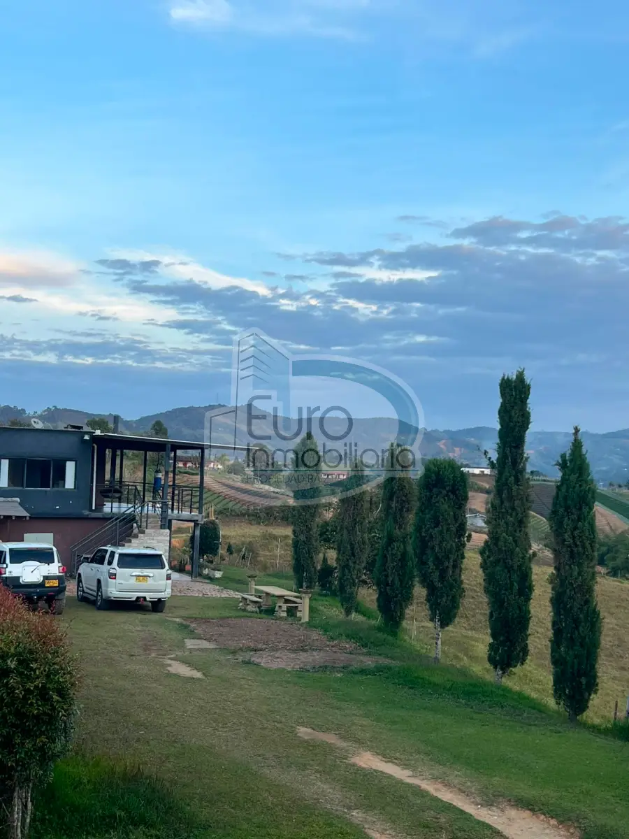 SE ARRIENDA FINCA SEGUNDO PISO VEREDA LAS MERCEDES, SERVICIOS COMPARTIDOS