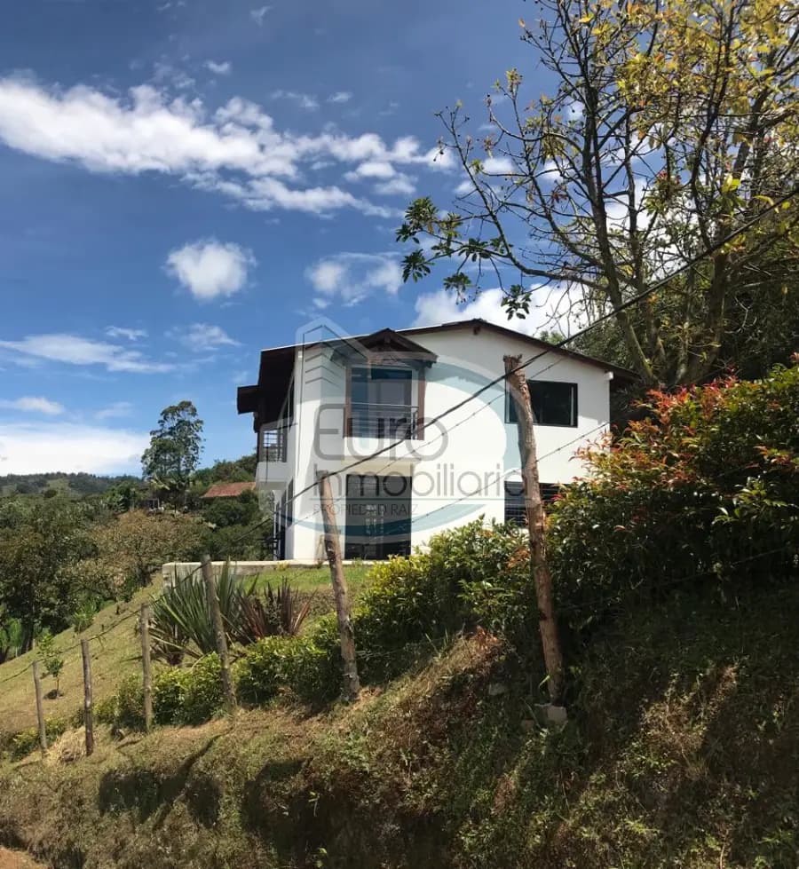SE VENDE FINCA EN LA VEREDA POZO - MARINILLA