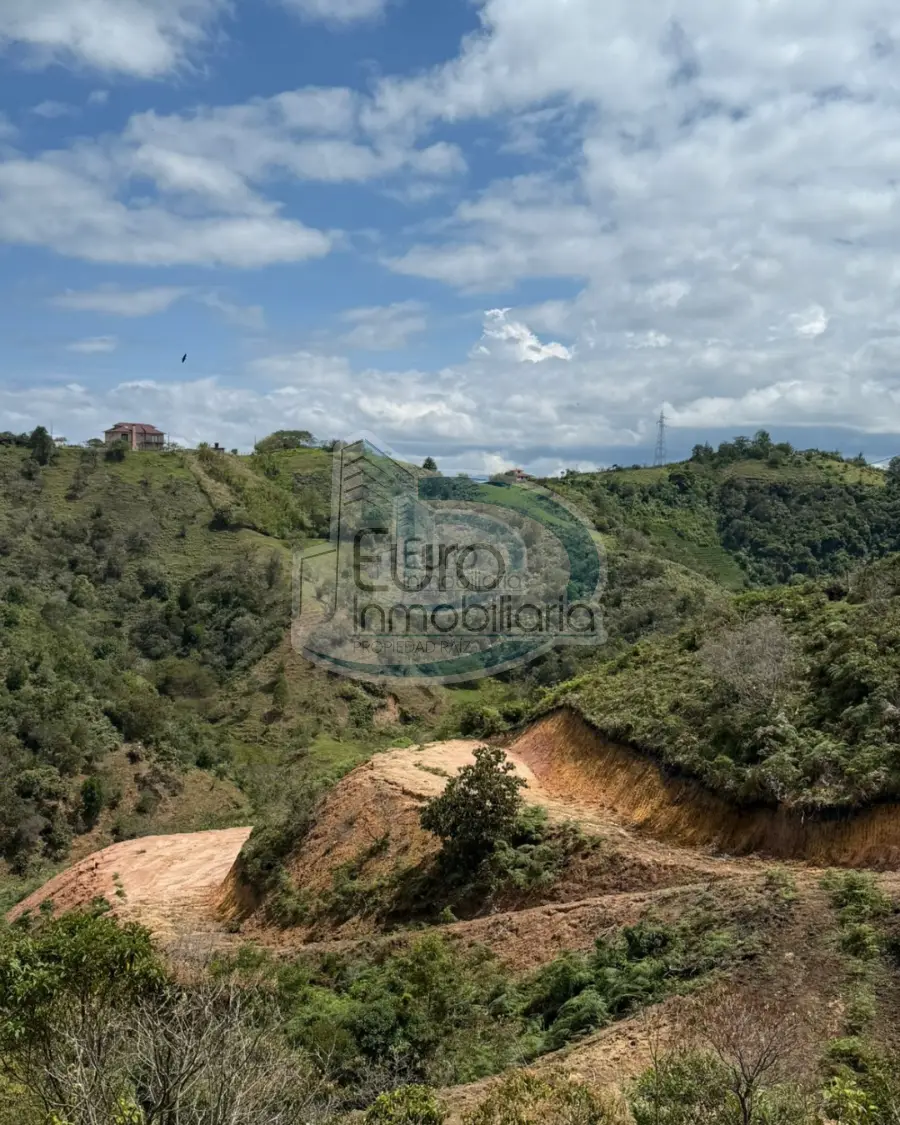 Lote con 2 casa prefabricadas vereda el provenir- Marinilla
