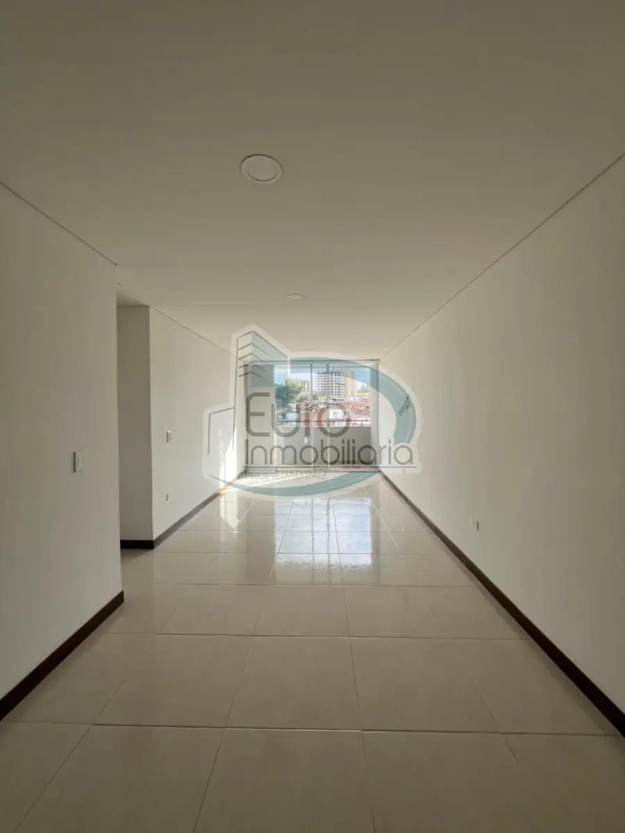 SE VENDE HERMOSO APARTAMENTO URBANIZACIÓN CERRADA CON PARQUEADERO DE CARRO
