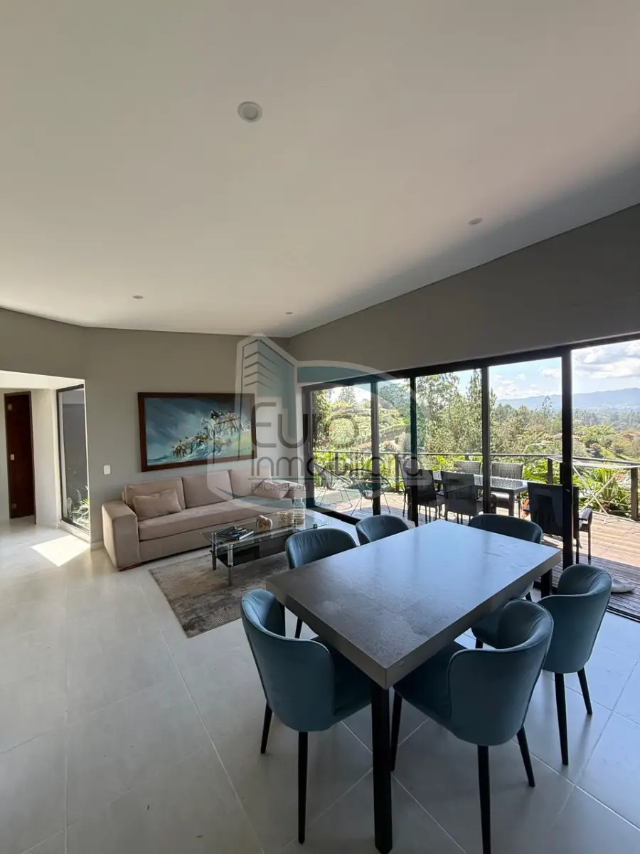 CASA FINCA EN PARCELACIÓN SIERRAS DE LA MACARENA