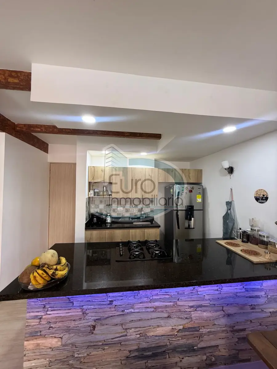 SE VENDE HERMOSO APARTAMENTO EN URBANIZACIÓN AL PARQUE BUENA VISTA
