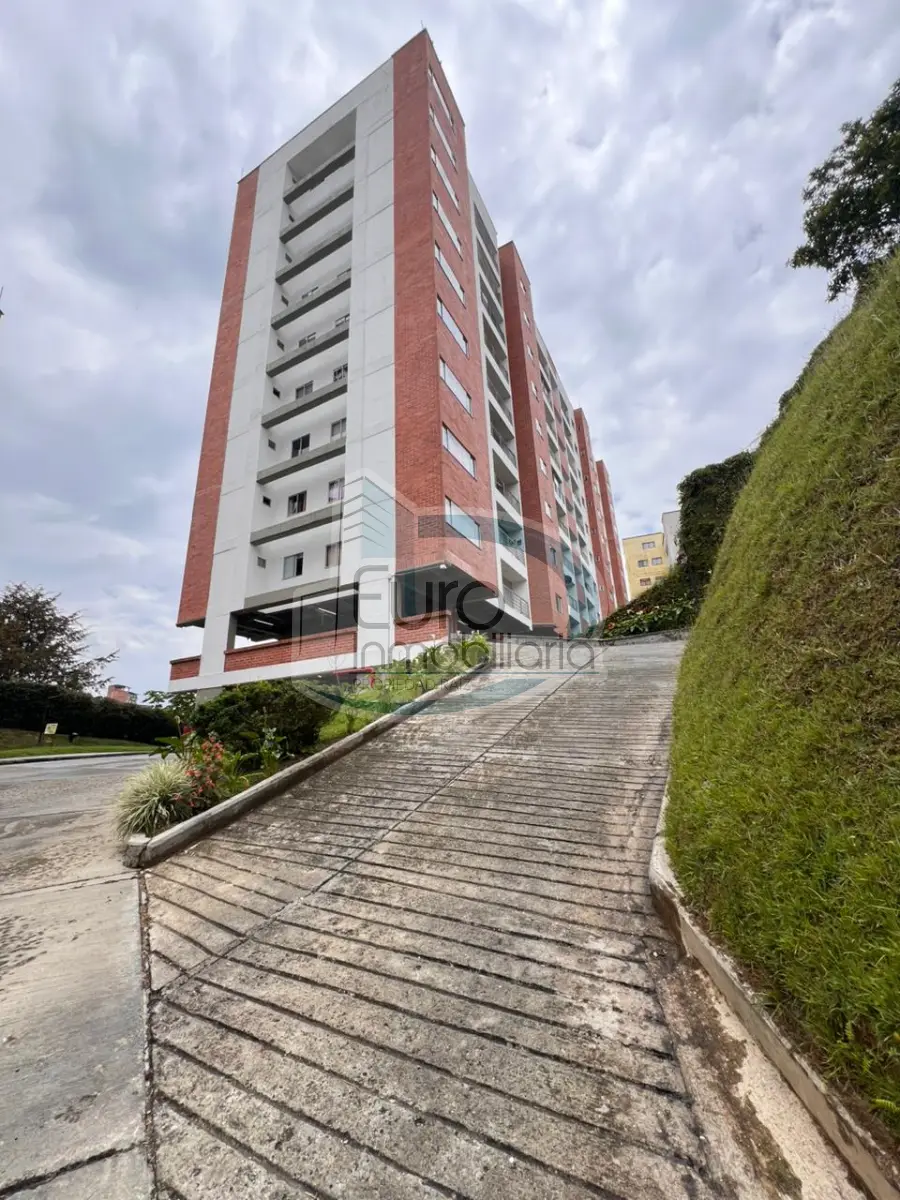 SE VENDE APARTAMENTO EN URBANIZACIÓN CERRADA EXCELENTE VISTA EN MARINILLA