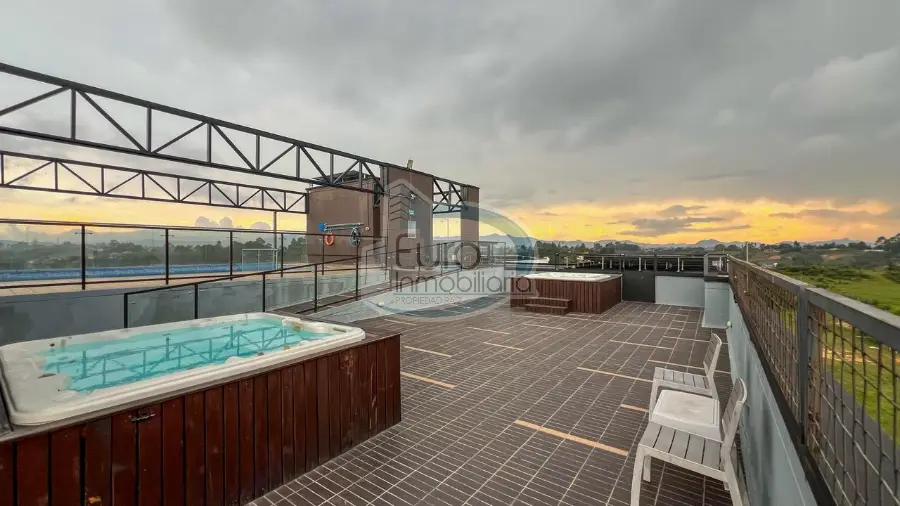 SE VENDE HERMOSO APARTAMENTO EN URBANIZACIÓN MONTE VERDE AMPLIO Y CON ACABADOS DE LUJO