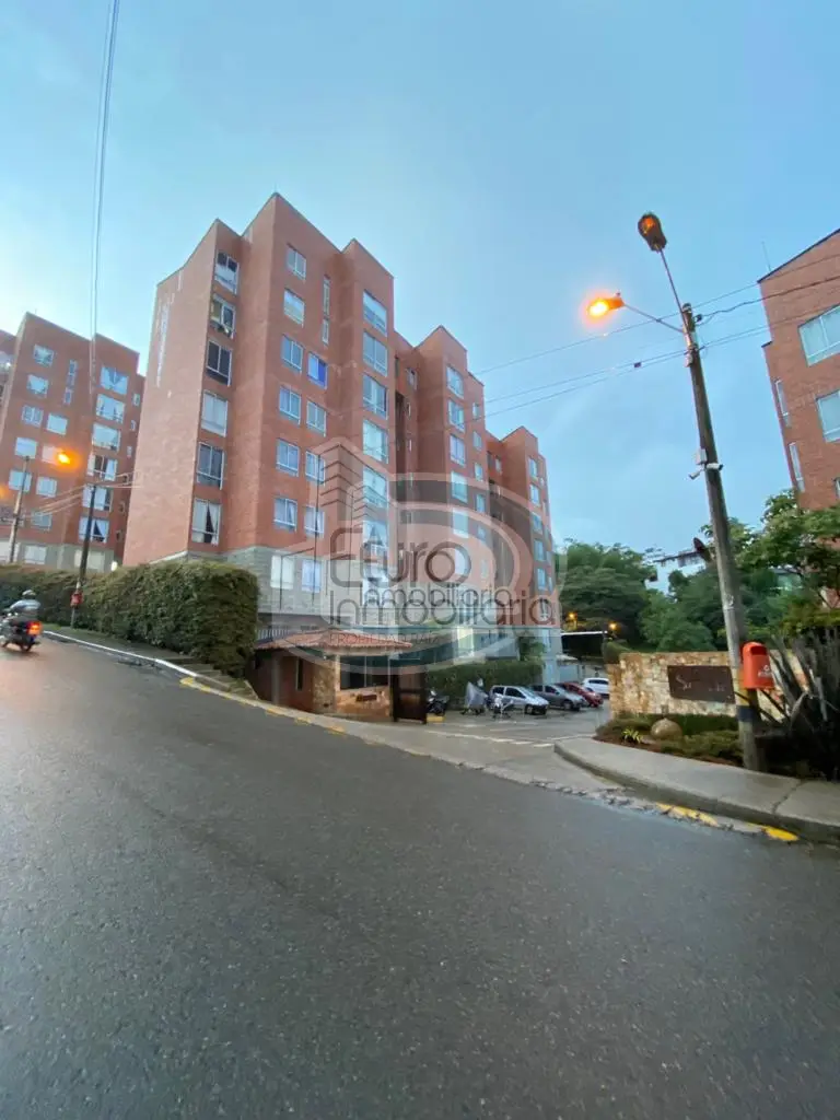 APARTAMENTO EN VENTA EN TORRES DE BARILOCHE CON PARQUEADERO DE CARRO