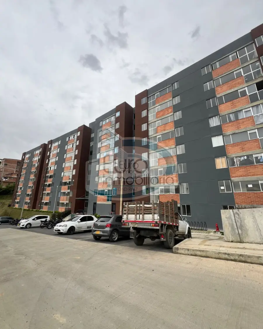 SE VENDE HERMOSO APARTAMENTO EN VERMONTE