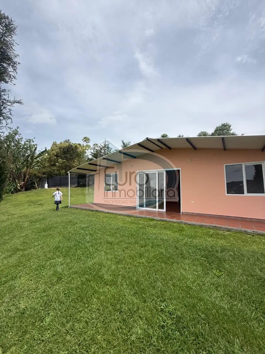 SE VENDE FINCA CON ZONA PLANA Y EXCELENTE VISTA EN LA VEREDA SAN BOSCO