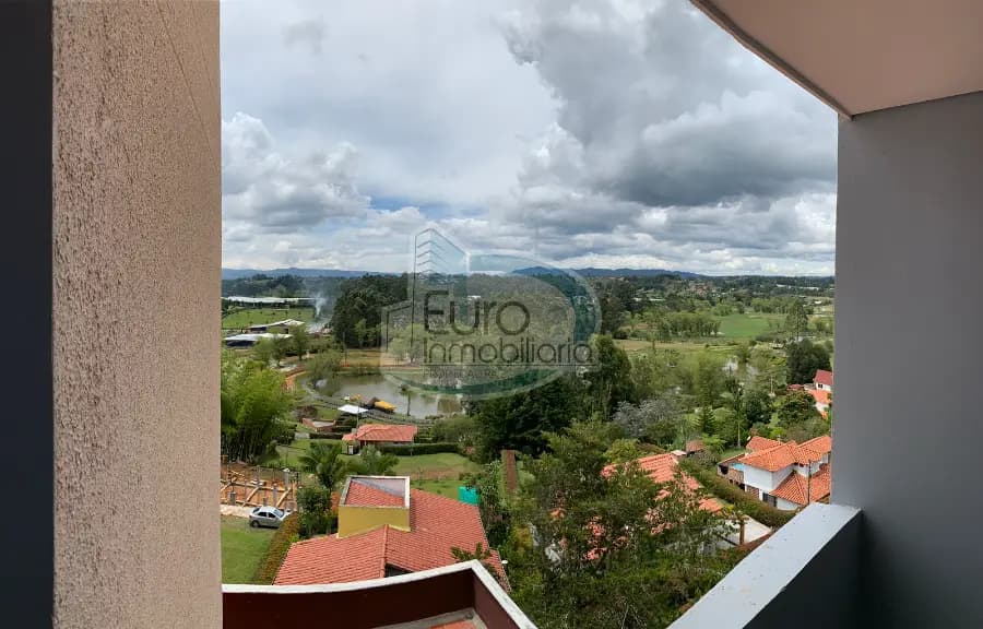 SE VENDE HERMOSO APARTAMENTO CON ASCENSOR PARQUEADERO Y CUARTO UTIL CON VISTA AL PARQUE ALCARAVANES