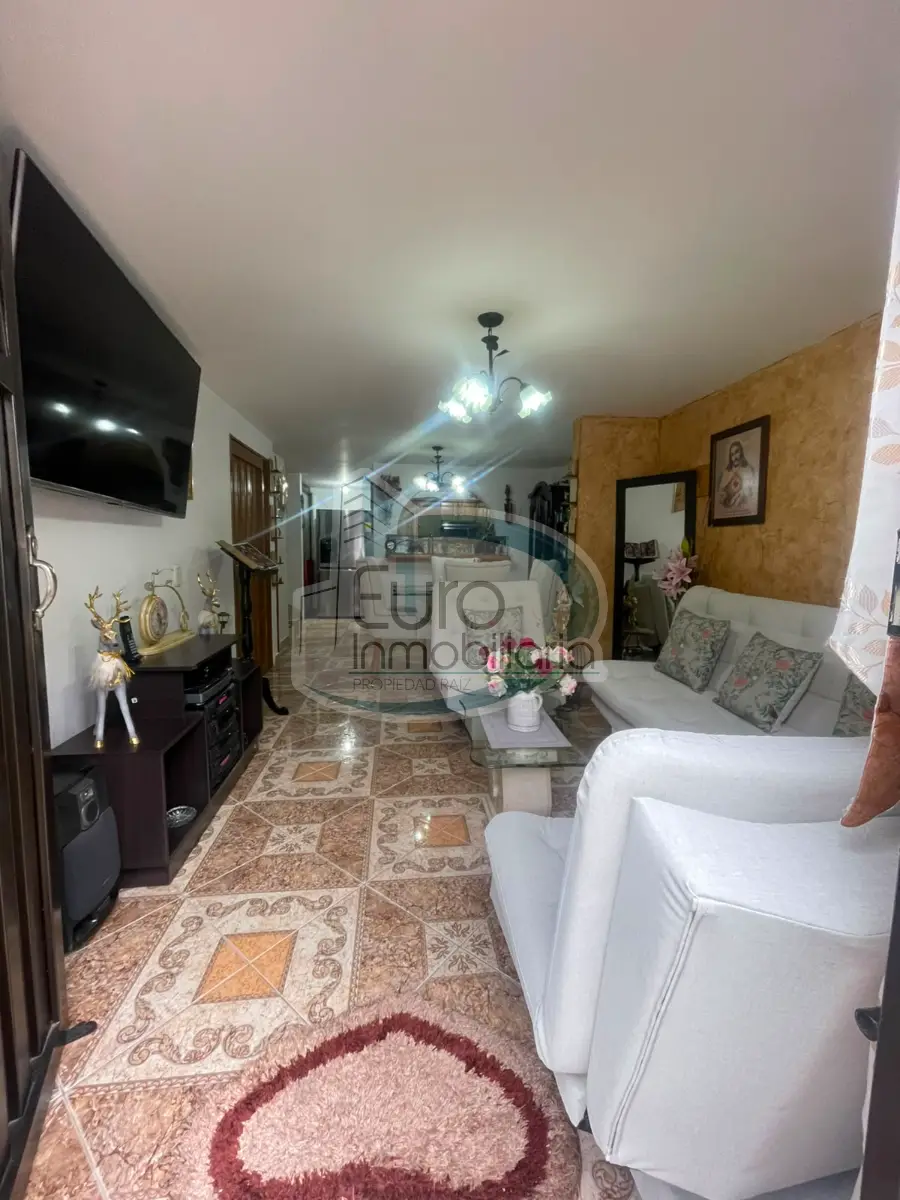 SE VENDE HERMOSA CASA AMPLIA SECTOR MONTE VERDE