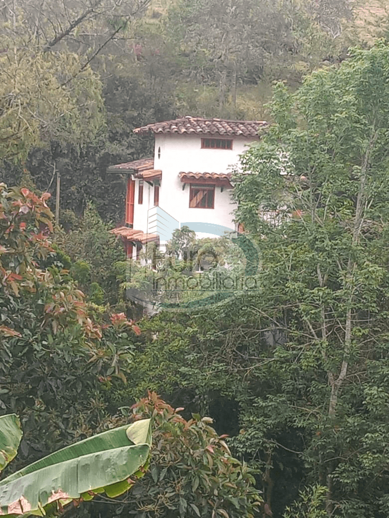 SE VENDE HERMOSA FINCA CAMPESINA UBICADA EN LA VEREDA SAN BOSCO, MARINILLA, ANTIOQUIA