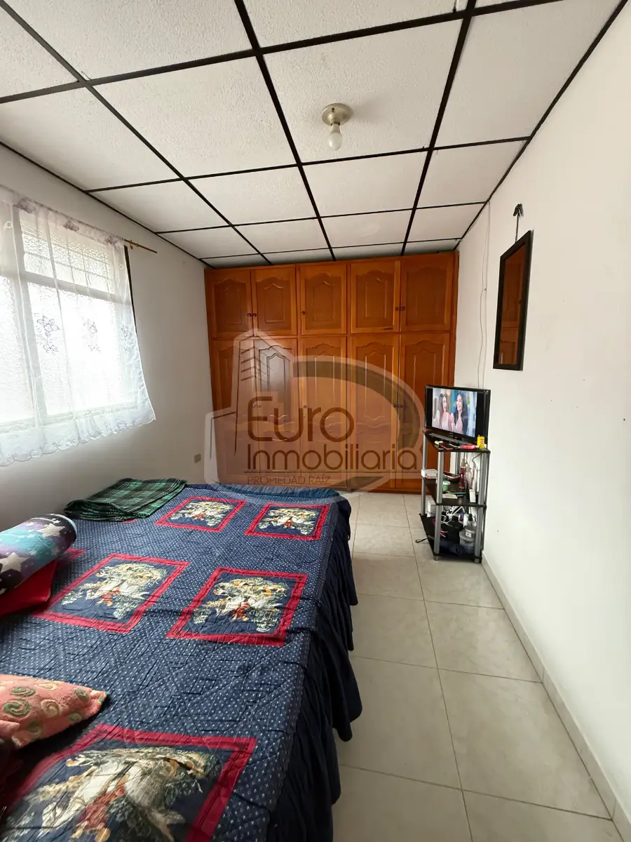 SE VENDE APARTAMENTO TERCER PISO CERCA AL PARQUE PRINCIPAL DE MARINILLA